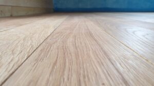Dřevěná podlaha Exclusive floors Dub přírodní rustik s voděodolnou ochranou. Dřevěné podlahy máme skladem. Akční ceny… –…