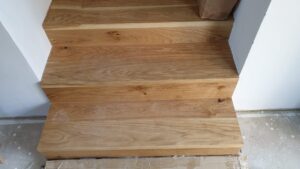 Realizace dřevěné podlahy Exclusive floors Dub světlý Elegant 190mm v RD v Děčíně. – fotka 8 z realizace Exclusive Floors