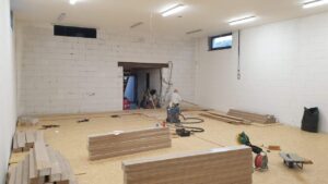 Tělocvična KENDO – realizace podlahy. Podíleli jsme se na vymýšlení správné skladby podlahy, při cvičení musí být…