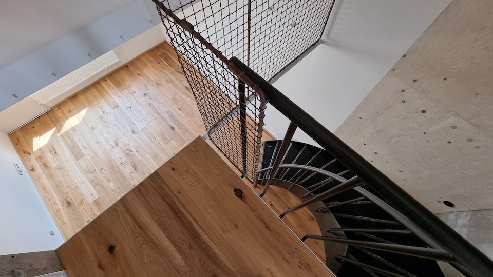 Dřevěná podlaha Exclusive floors Dub přírodní rustik s voděodolnou ochranou. Dřevěné podlahy máme skladem. Akční ceny… –…