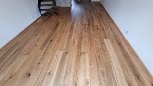 Dřevěná podlaha Exclusive floors Dub přírodní rustik s voděodolnou ochranou. Dřevěné podlahy máme skladem. Akční ceny… –…