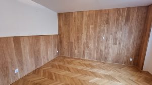 Dřevěné obložení stěny podlahou Exclusive floors dub přírodní. – fotka 4 z realizace Exclusive Floors